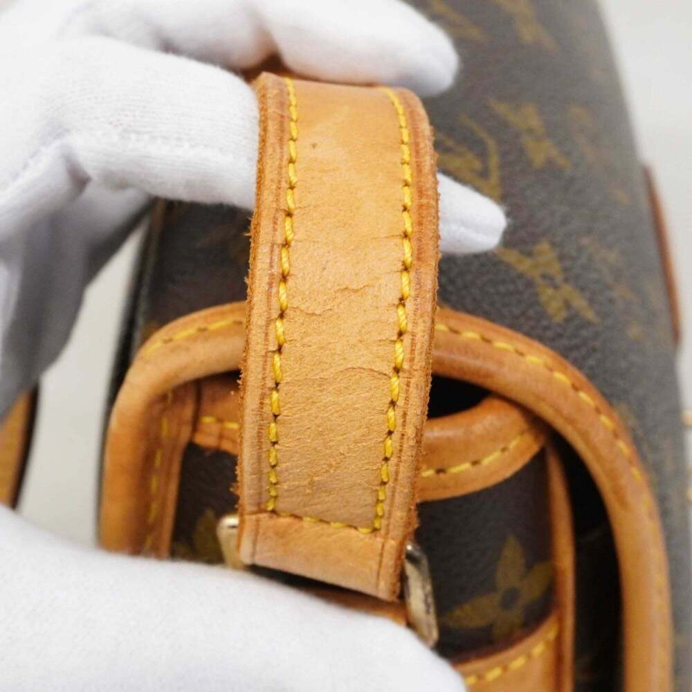 LOUIS VUITTON Brown Monogram Shoulder Bag - Picture 8 of 13
